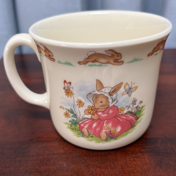 Royal Doulton Bunnykins Mug, Garden Themed, Flowers & Butterflies - Picture 3 of 10